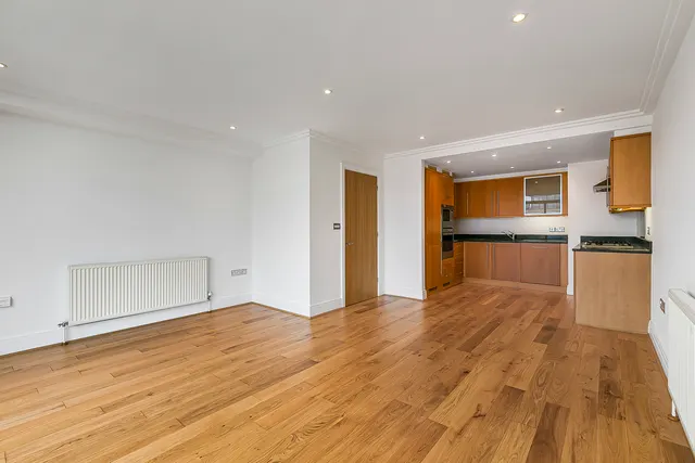 Point Wharf Lane, Brentford, TW8, photo 2