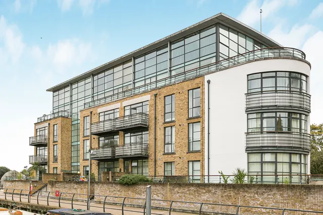 Point Wharf Lane, Brentford, TW8, photo 1