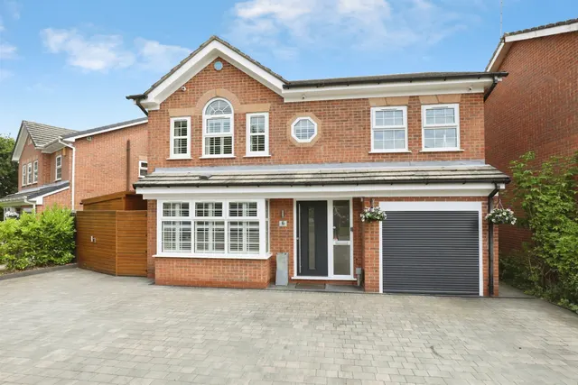 Mayfair Drive, NORTHWICH, photo 1