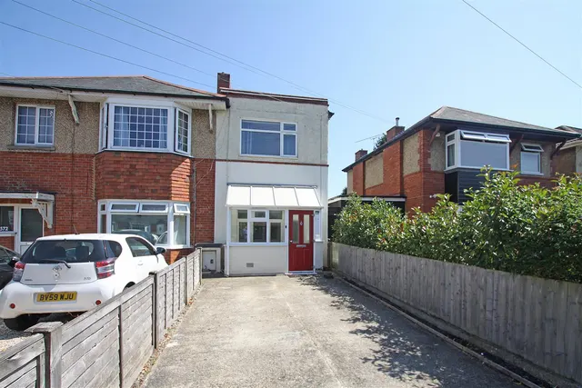 Charminster Road, Bournemouth, photo 1