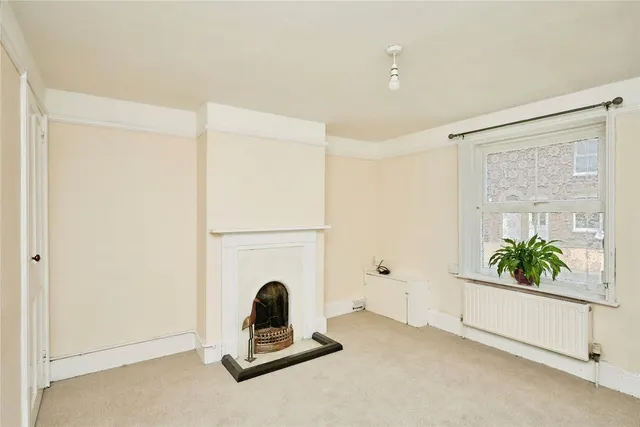Cavendish Place, Newport, PO30, photo 3