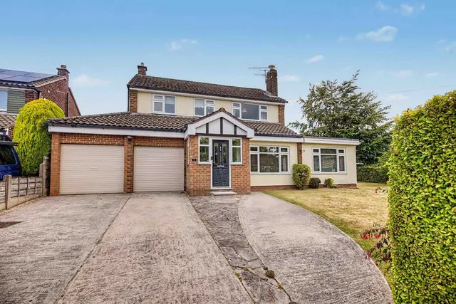 Marlborough Drive, Macclesfield, photo 1