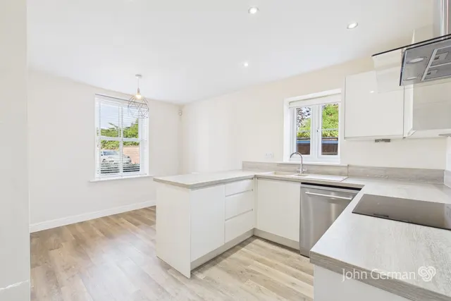 Primrose Drive, Tutbury, photo 3