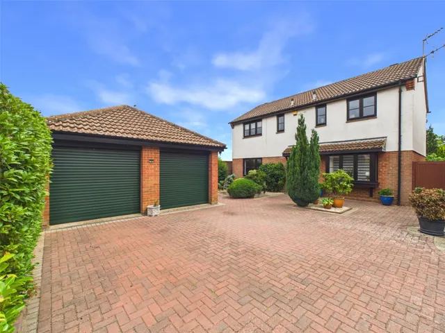 Griffin Road, Thame, OX9, photo 1