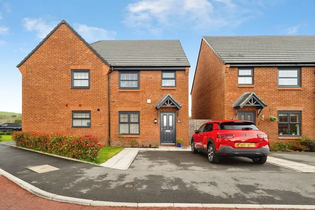 Broadoak Lane, Ashton-under-Lyne, Greater Manchester, OL6, photo 1