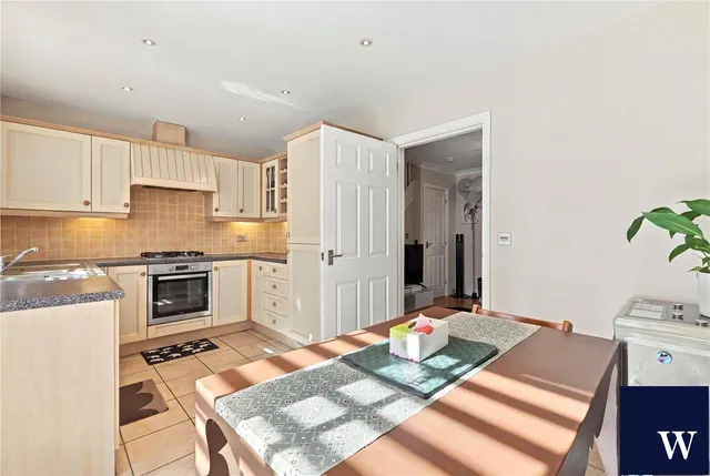 Honiton Gardens, Mill Hill East, NW7, photo 3