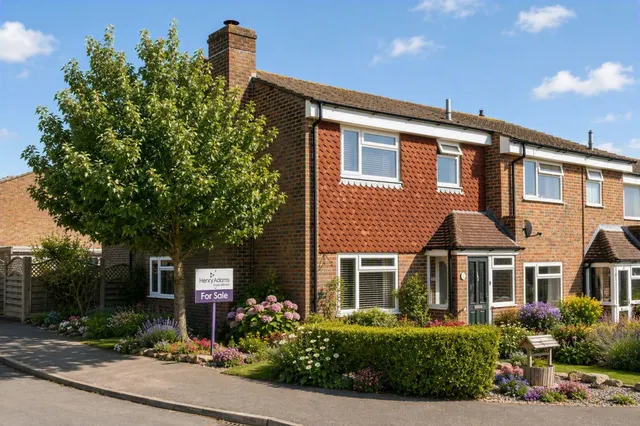 Meadow Way, Petworth, GU28, photo 1