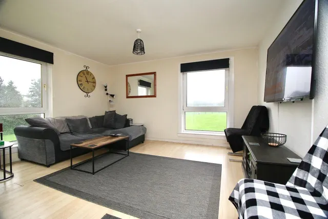 Photo 3 — Oak Road, Cumbernauld, G67 3LD
