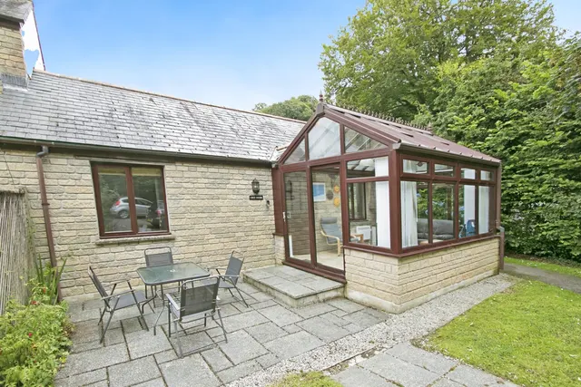 Pendra Loweth, Maen Valley, TR11, photo 1