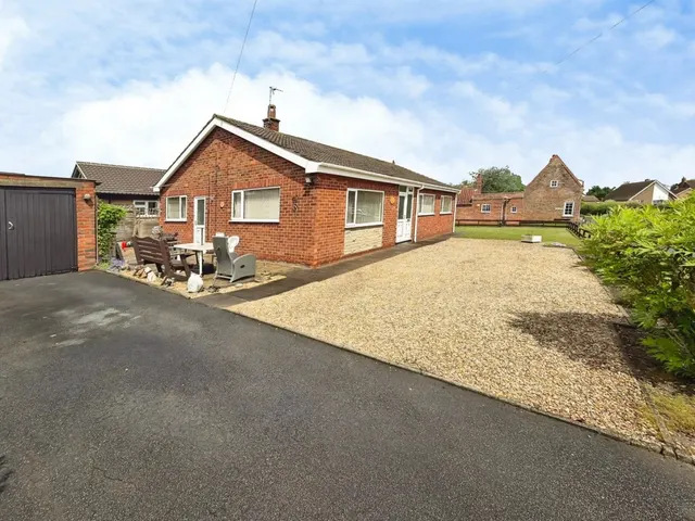 Stow, Lincoln, LN1, photo 2
