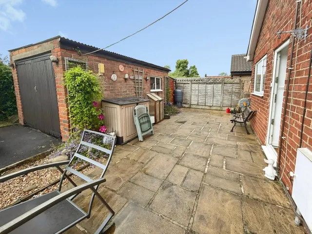 Stow, Lincoln, LN1, photo 3