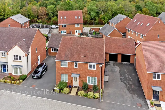 Calshot Drive, Kingsmead, photo 2