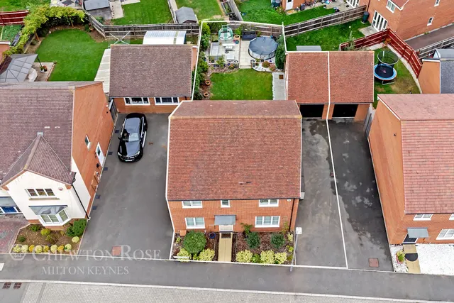 Calshot Drive, Kingsmead, photo 3