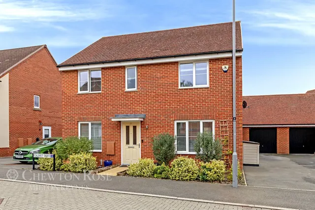 Calshot Drive, Kingsmead, photo 1