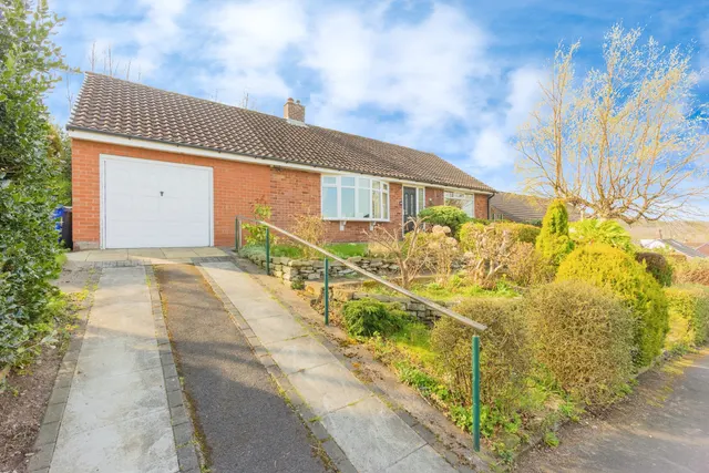 Fern Bank, Stalybridge, SK15, photo 1