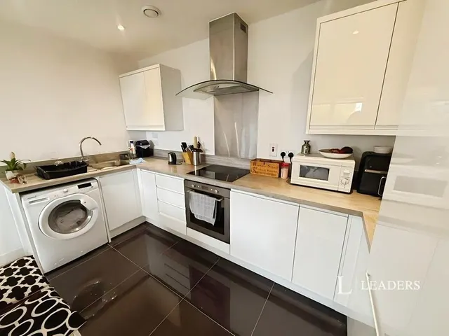 Cantelupe Road, East Grinstead, RH19, photo 2