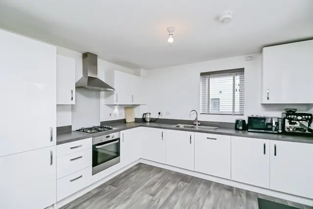 Ffordd Pentre Barry, CF62, photo 2