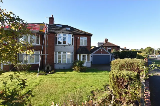 The Avenue, Alwoodley, LS17, photo 1