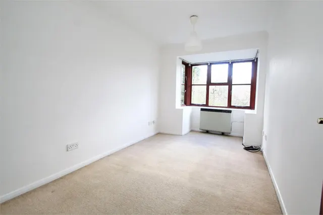 Eaton Avenue, High Wycombe, HP12, photo 3