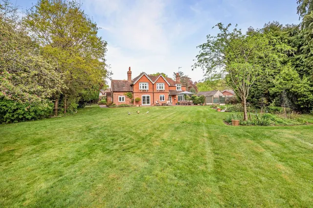 Hermitage Road, Cold Ash, RG18, photo 1