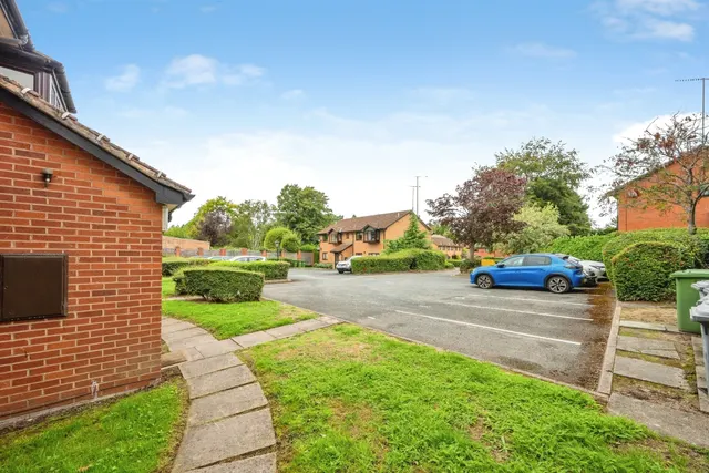 Photo 2 — Blakebrook Gardens, Kidderminster