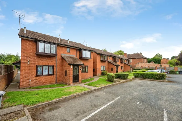Blakebrook Gardens, Kidderminster, photo 1