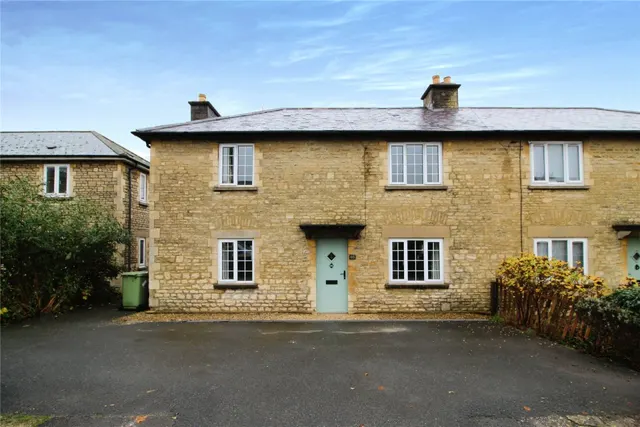 Chesterton Lane, Cirencester, GL7, photo 1