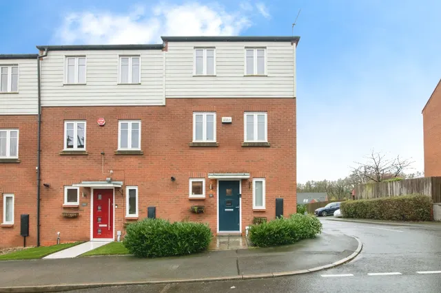 Horseshoe Crescent, Great Barr, Birmingham, photo 1