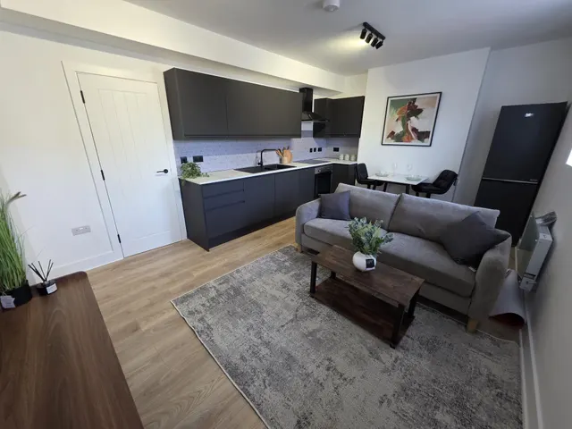 Crwys Road, Cardiff, CF24, photo 1