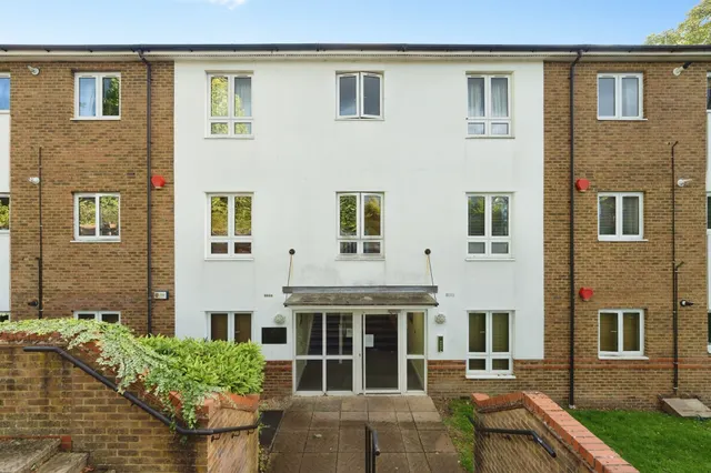 Rickmansworth Road, Watford, WD18, photo 1