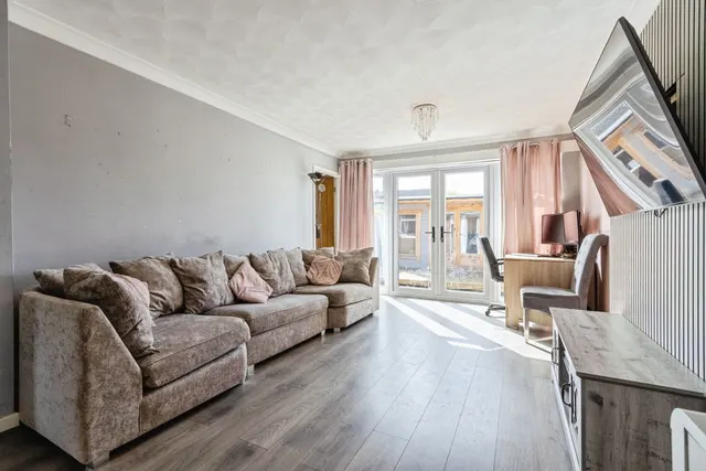 Photo 2 — Cumbrian Way, Wakefield, West Yorkshire, WF2