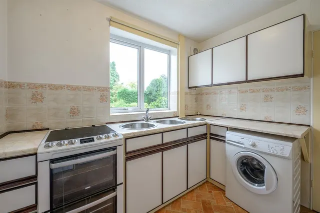 Buckingham Grove, Kingswinford, DY6, photo 3