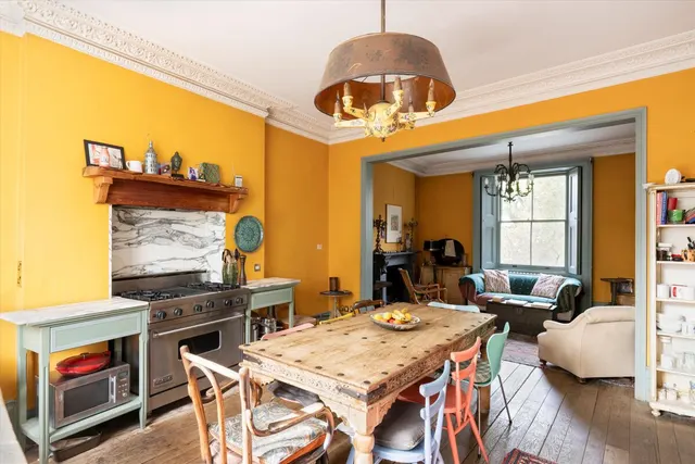 Lansdowne Crescent, London, W11, photo 3