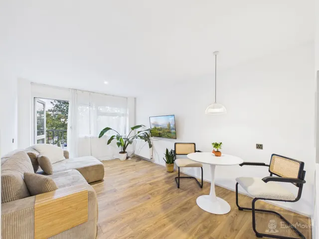 George Lambton Avenue, Newmarket, CB8, photo 2