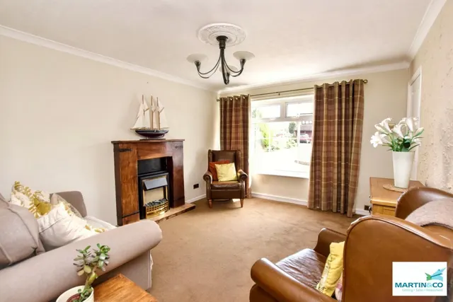 Photo 3 — Lochmore Close, Hinckley