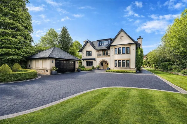 Park Lane, Hale, photo 1