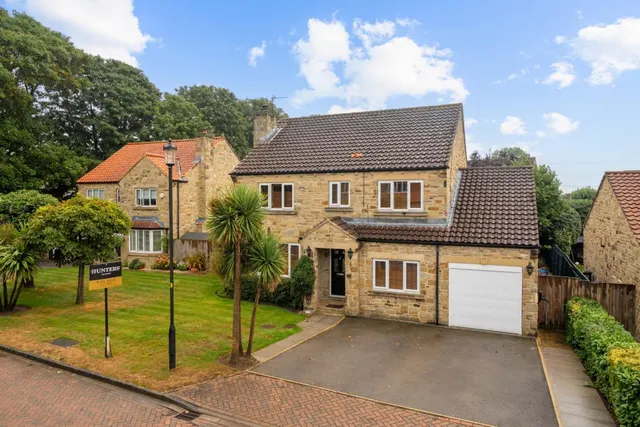 Hillam Hall View, Leeds, LS25, photo 1