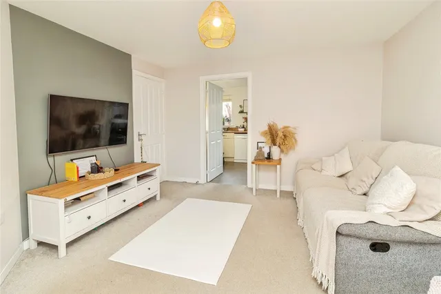 Photo 2 — Lactans Edge, Leighton Buzzard, Bedfordshire, LU7