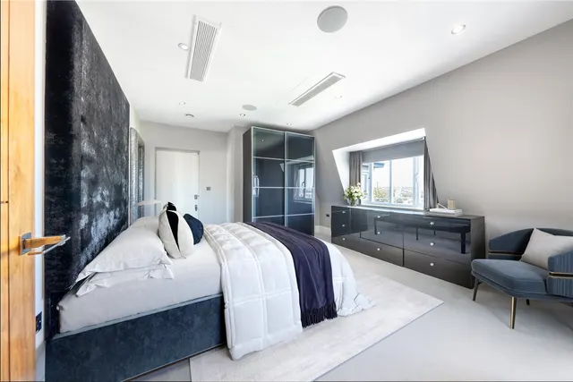 Photo 3 — Wellington Road, St John's Wood, London, NW8