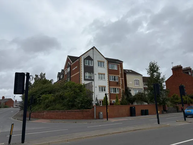 Weedon Road, NORTHAMPTON, photo 1