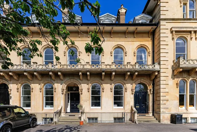 Lypiatt Terrace, Cheltenham, GL50, photo 1