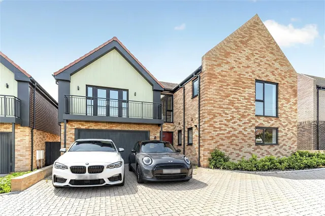 Laureate Fields, Felixstowe, IP11, photo 1
