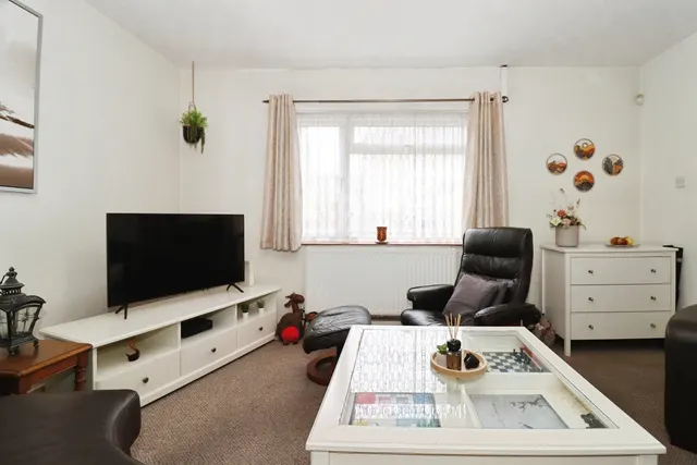 Photo 3 — Hunters Drive, Kingswood, Bristol, BS15