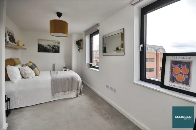 High Road, North Finchley, N12, photo 3