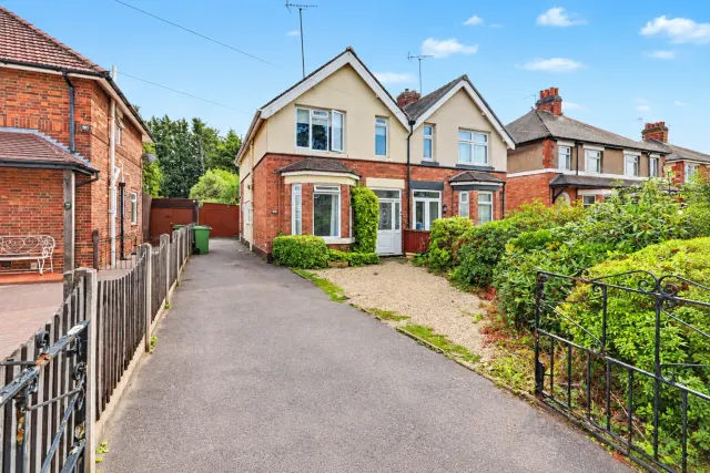 Silkmore Lane, Stafford, photo 1