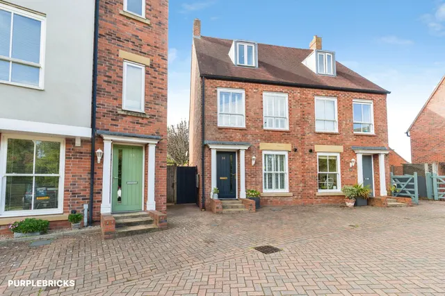Long Row Drive, Telford, TF4, photo 1