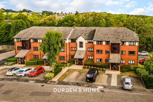 Maple Gate, Loughton, IG10, photo 1