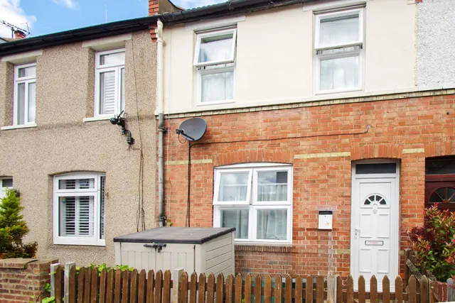 Watford, WD18, photo 1