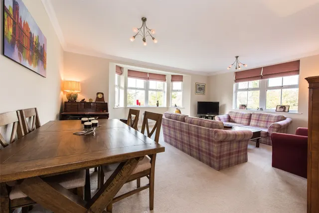 Wray Common Road, Reigate, RH2, photo 2