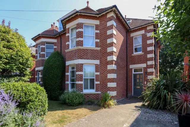 Crabton Close Road, Bournemouth, photo 1